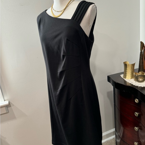 BLACK COCKTAIL DRESS - Picture 2 of 8